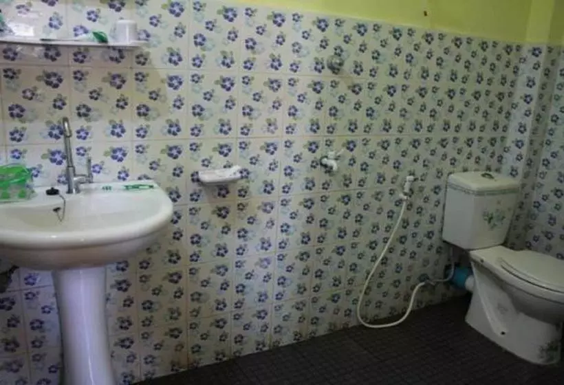 Nway Htway Yeik Motel