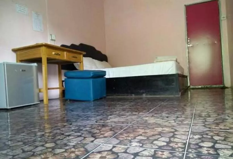 Nway Htway Yeik Motel