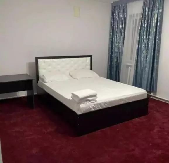 هاستل кут
