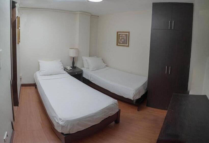 هاستل Reddoorz At Rosario Heritage Inn