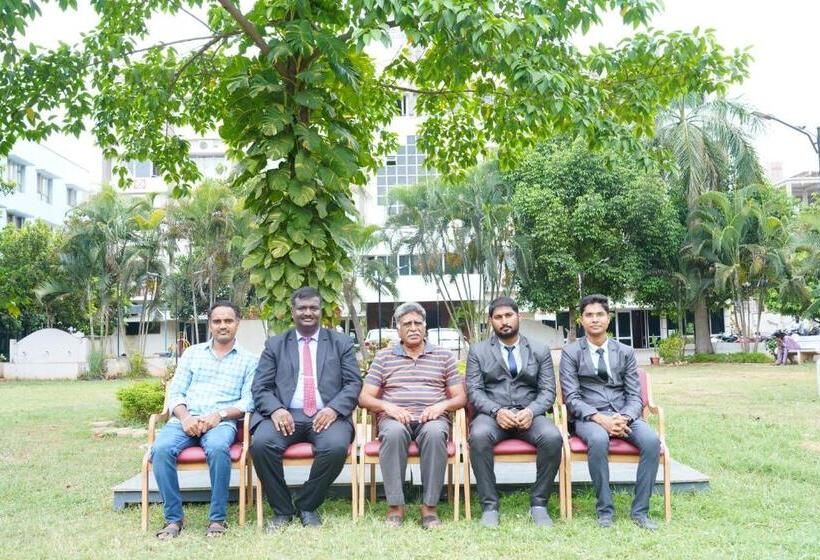 בית מלון כפרי Vijaya Residency