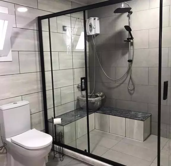 Mira Suit Apart