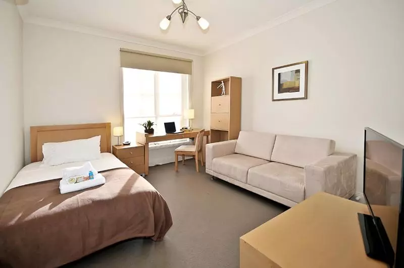 پانسیون 6b   Executive Rooms In Large Property In Brunswick