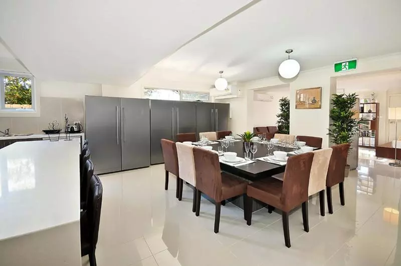 پانسیون 6b   Executive Rooms In Large Property In Brunswick