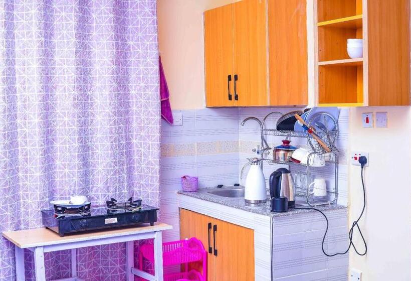 پانسیون Sanquila Homes