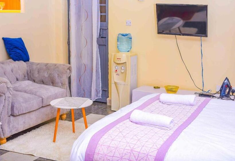 پانسیون Sanquila Homes