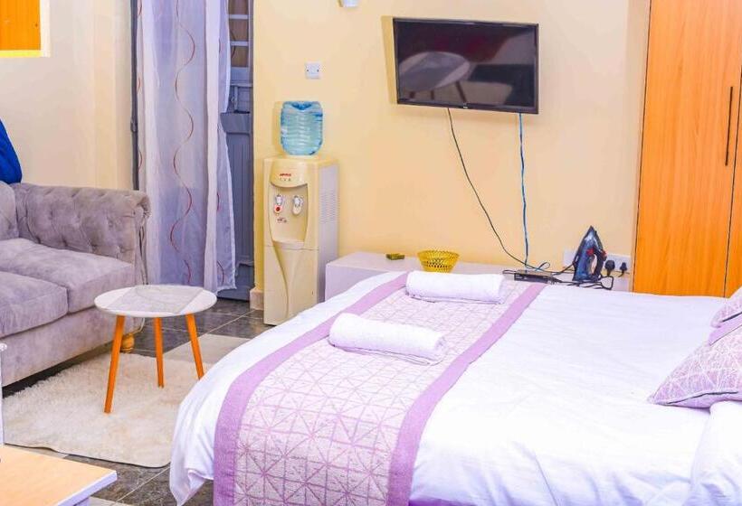 پانسیون Sanquila Homes