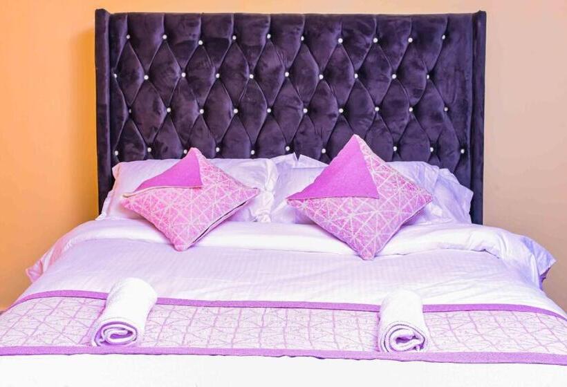 پانسیون Sanquila Homes