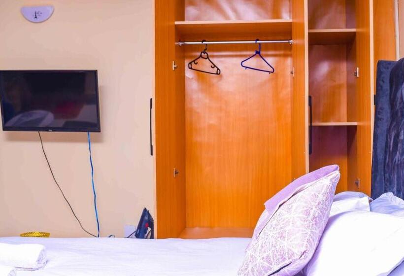 پانسیون Sanquila Homes