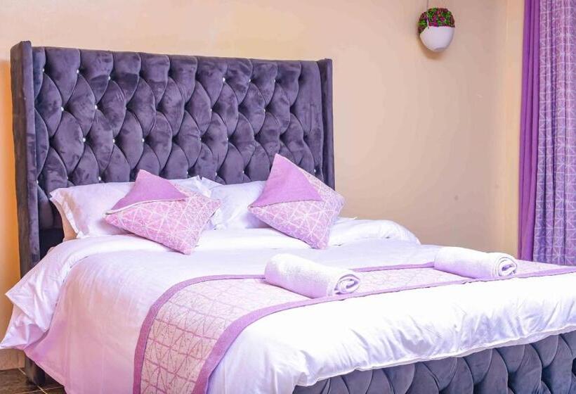 پانسیون Sanquila Homes