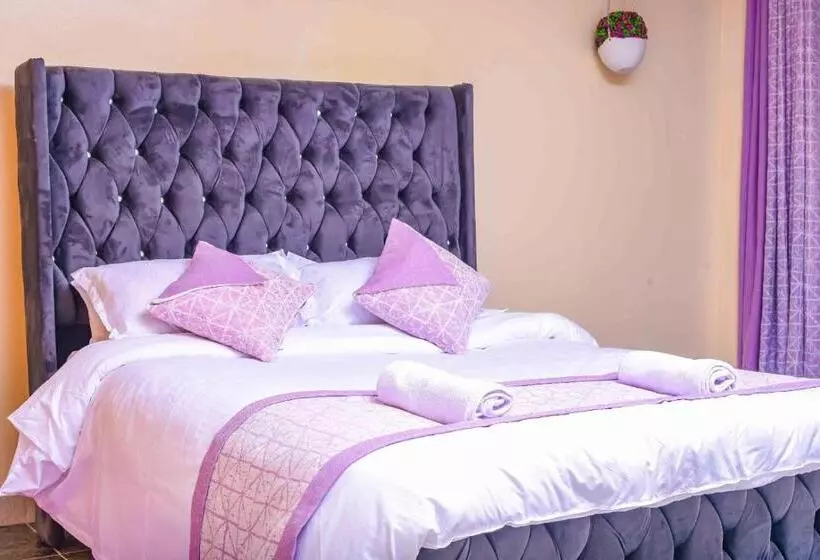 پانسیون Sanquila Homes