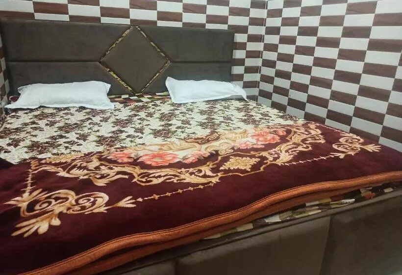 Pensió Mero Vrindavan Dham