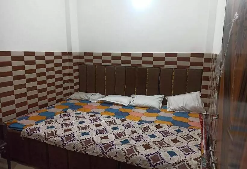 Pensió Mero Vrindavan Dham