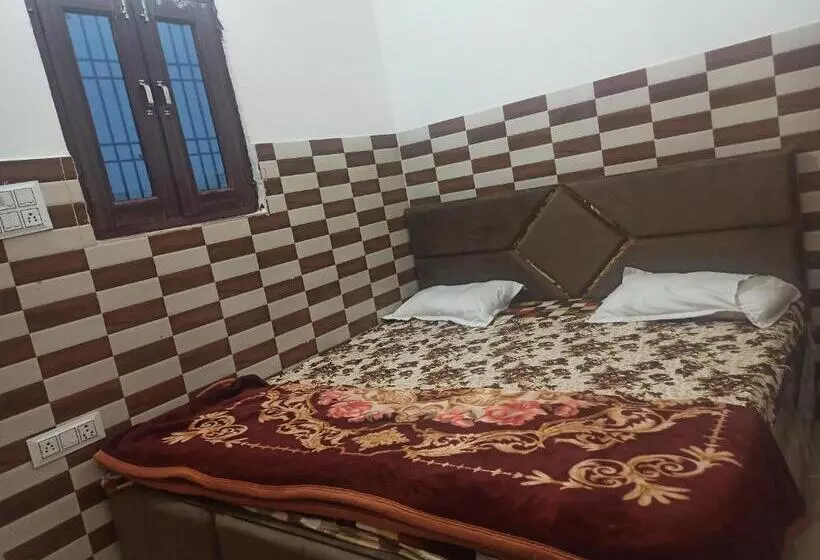 Pensió Mero Vrindavan Dham