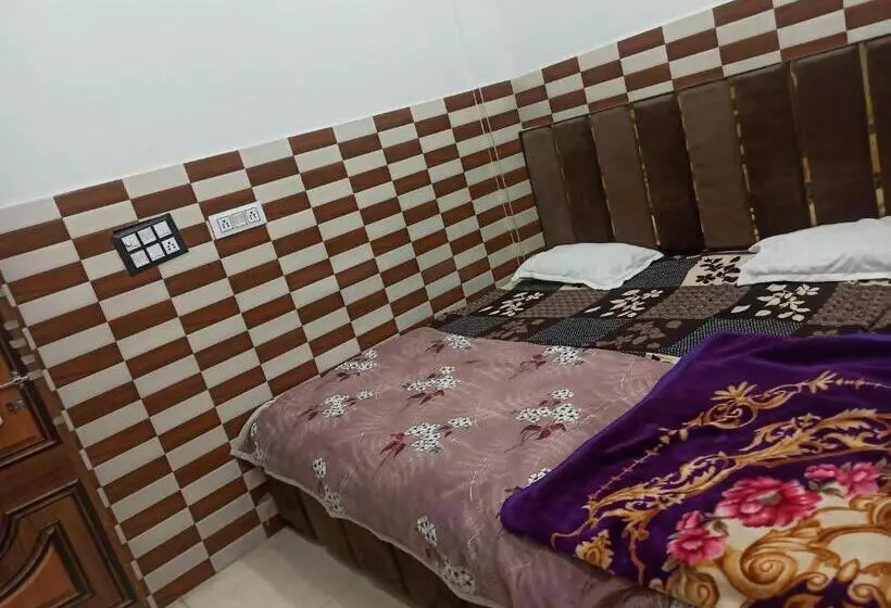 Pensió Mero Vrindavan Dham