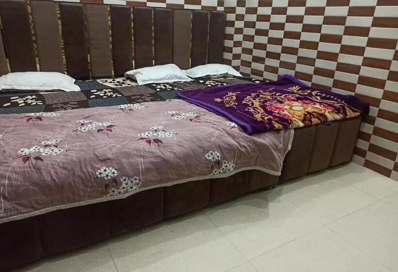 Pensió Mero Vrindavan Dham