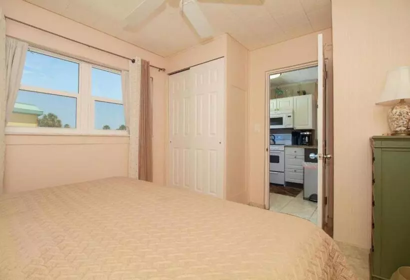 Tropic Terrace Suite #45   Beachfront Resort