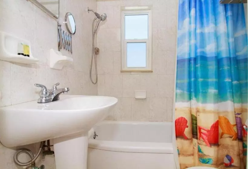 Tropic Terrace Suite #45   Beachfront Resort