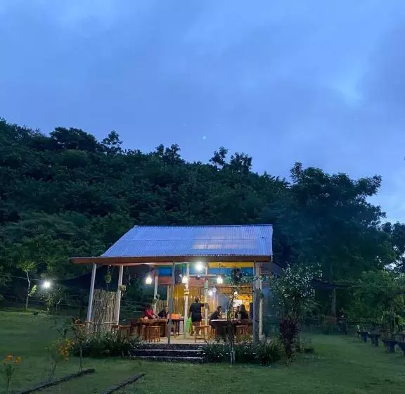 Beach Camp Bed & Breakfast