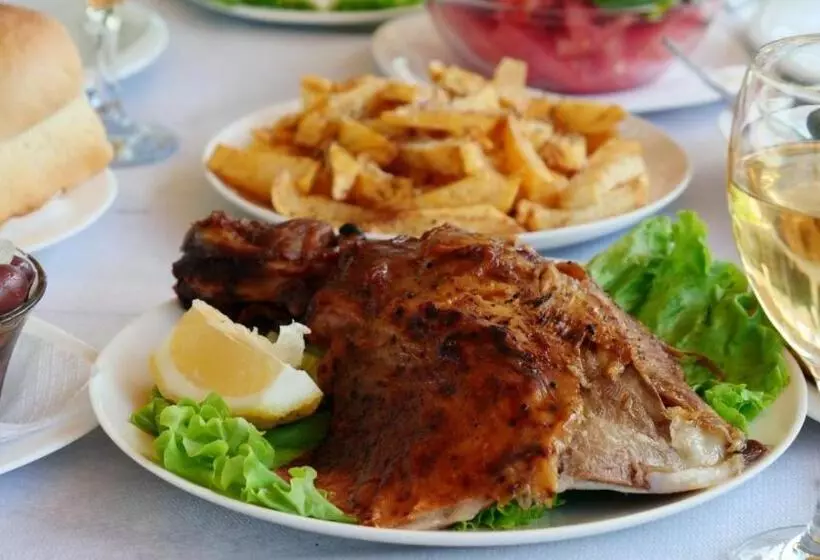 Aamiaismajoitus (B&B) Bar Restorant Hotel Rama