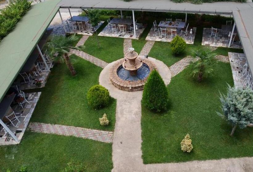 تختخواب و صبحانه Bar Restorant Hotel Rama