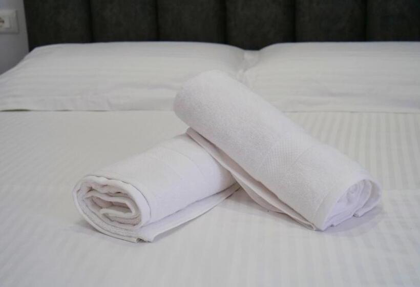 تختخواب و صبحانه Bar Restorant Hotel Rama