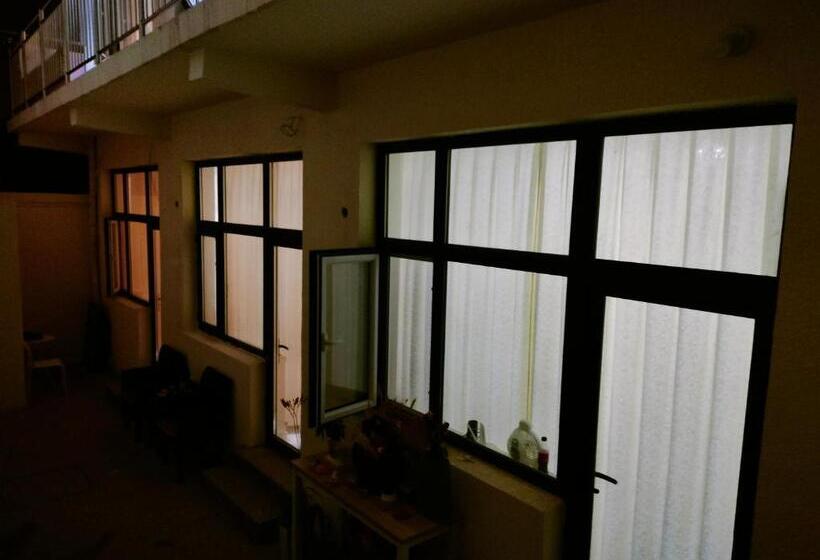 تختخواب و صبحانه Lotus Art Inn Pek Airport 菡庭筱院民宿北京首都机场店