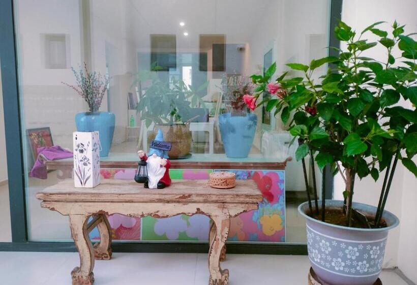 تختخواب و صبحانه Lotus Art Inn Pek Airport 菡庭筱院民宿北京首都机场店