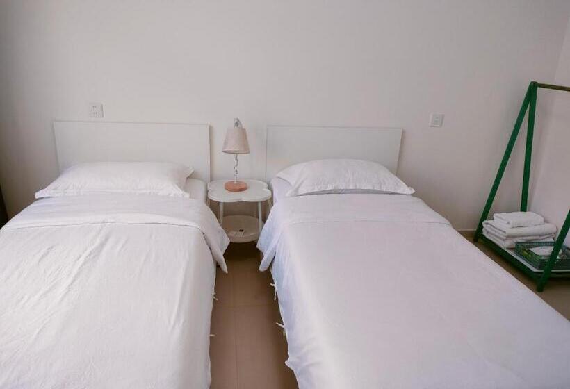 تختخواب و صبحانه Lotus Art Inn Pek Airport 菡庭筱院民宿北京首都机场店