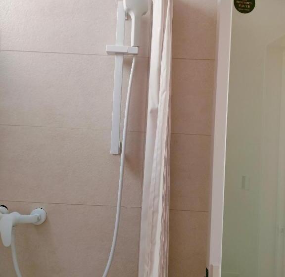 تختخواب و صبحانه Lotus Art Inn Pek Airport 菡庭筱院民宿北京首都机场店