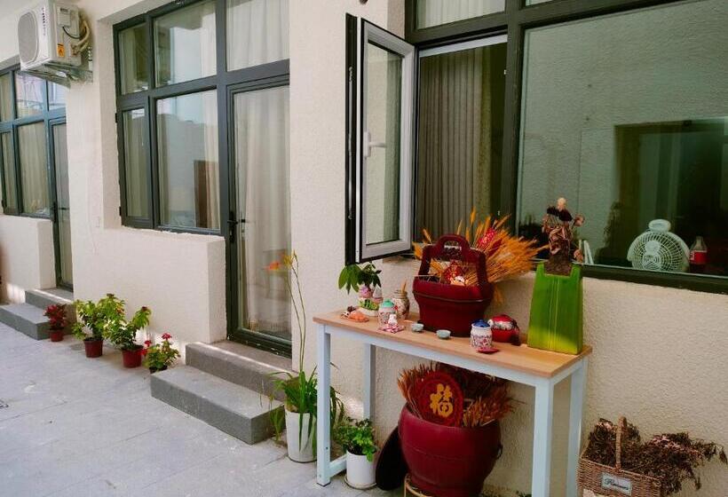 تختخواب و صبحانه Lotus Art Inn Pek Airport 菡庭筱院民宿北京首都机场店