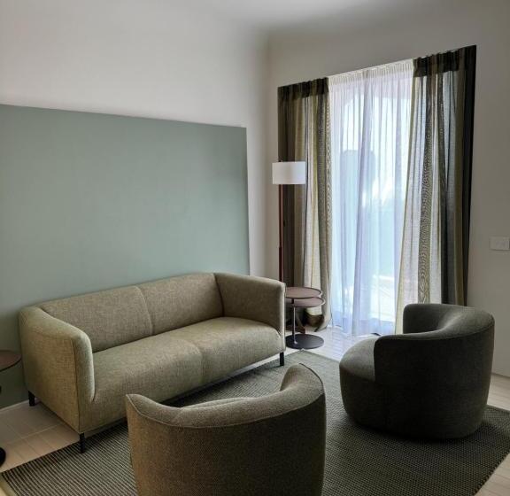 هتل Villa Certosa