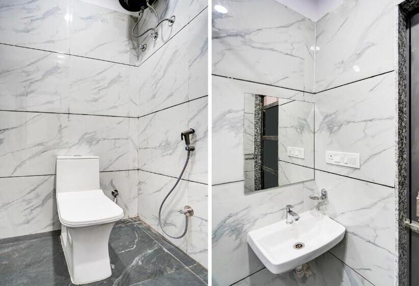 ホテル O Raj Gharana