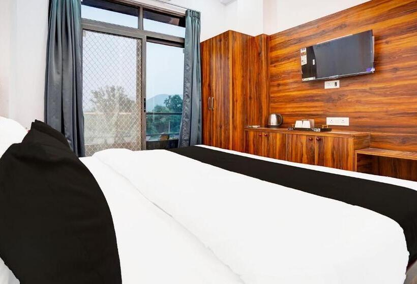 ホテル O Raj Gharana