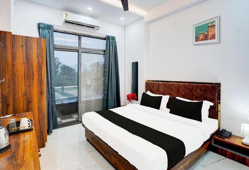 ホテル O Raj Gharana