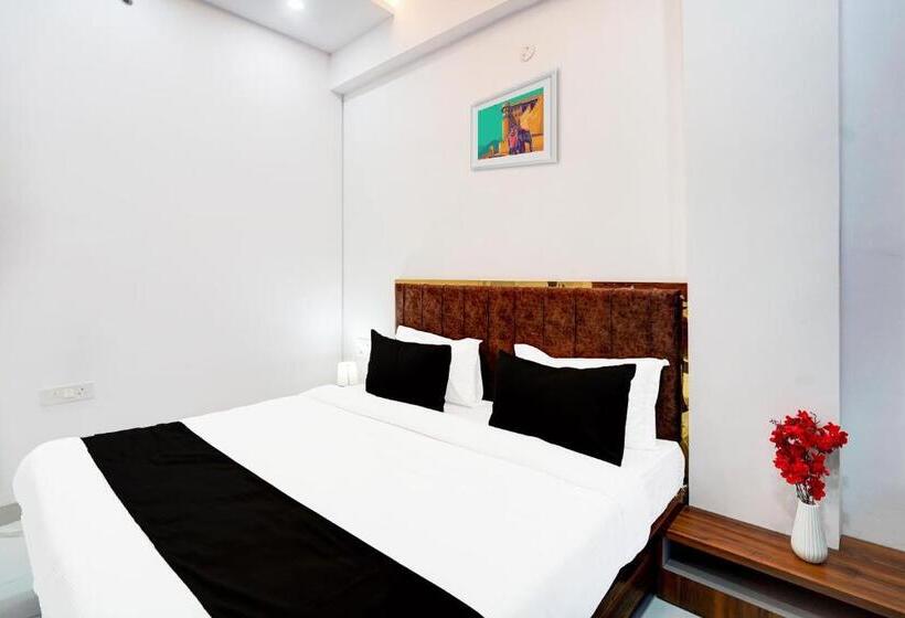 ホテル O Raj Gharana