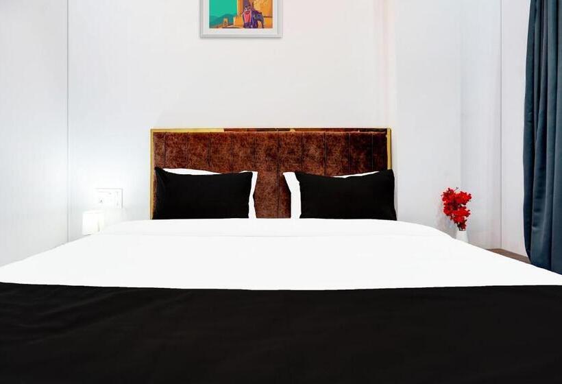 ホテル O Raj Gharana