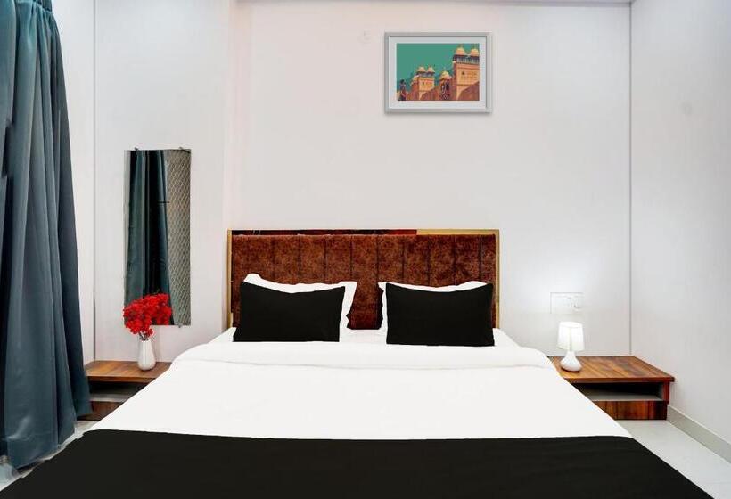 ホテル O Raj Gharana