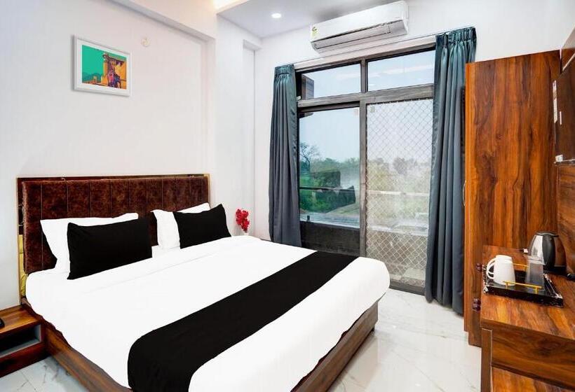 ホテル O Raj Gharana