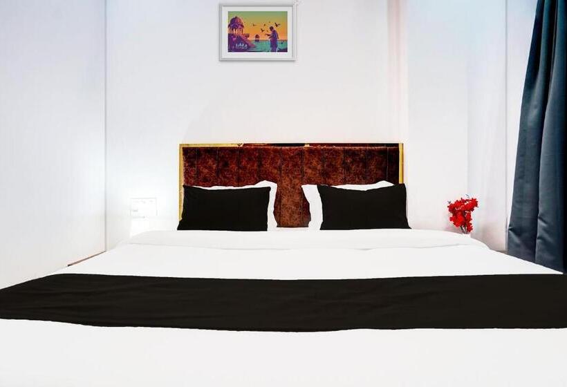 ホテル O Raj Gharana