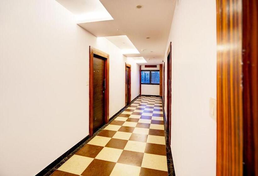 ホテル O Raj Gharana