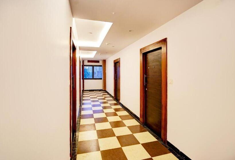 ホテル O Raj Gharana