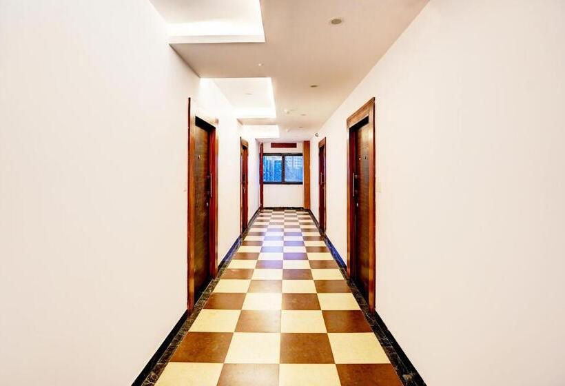 ホテル O Raj Gharana