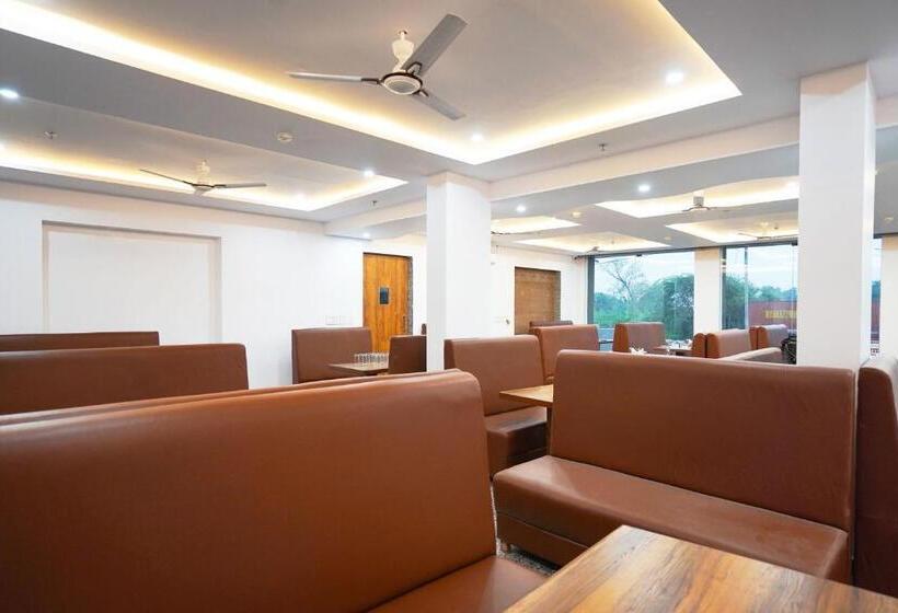 ホテル O Raj Gharana