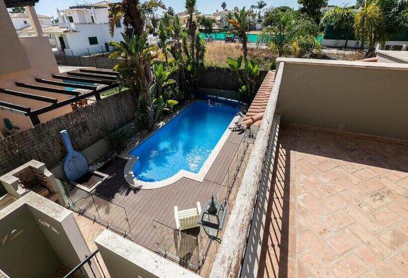 پانسیون Villa Ada