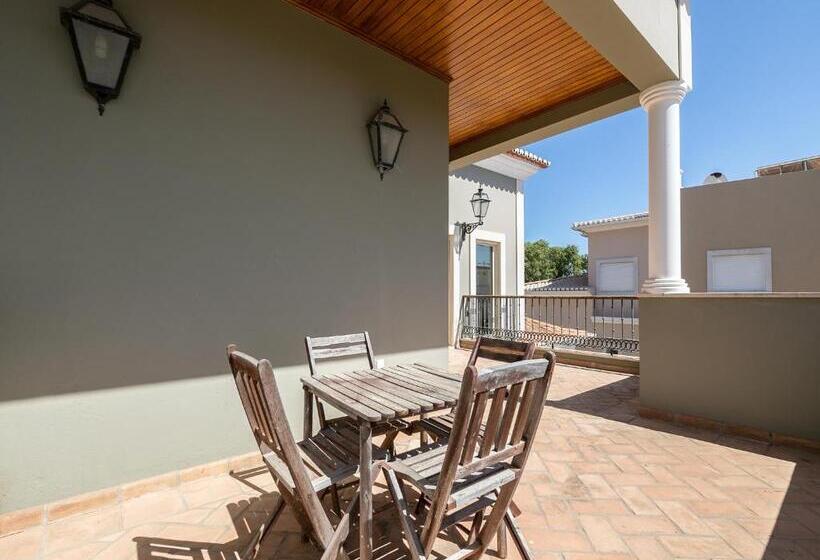 پانسیون Villa Ada