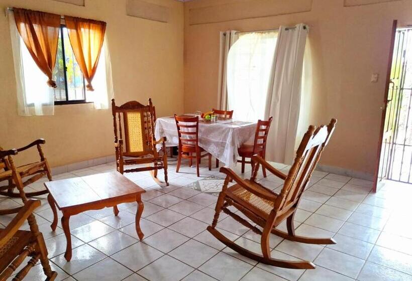 پانسیون Happy Place Ometepe