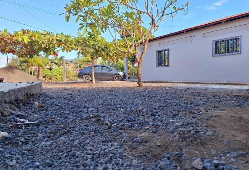 پانسیون Happy Place Ometepe