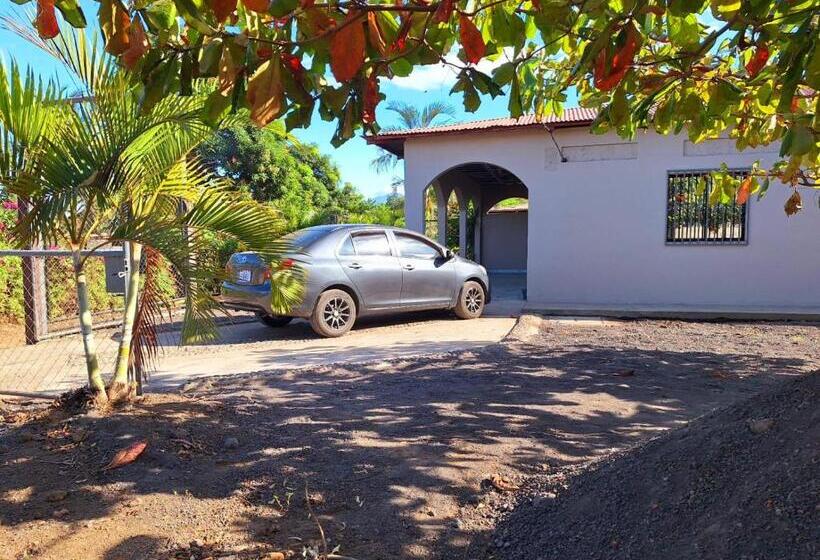 پانسیون Happy Place Ometepe