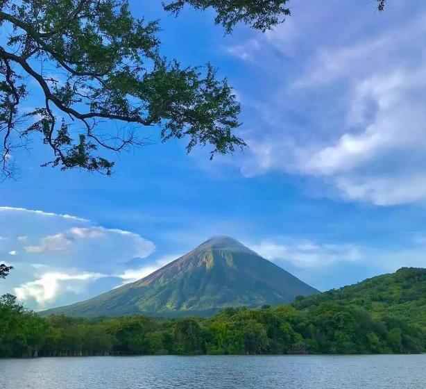 پانسیون Happy Place Ometepe